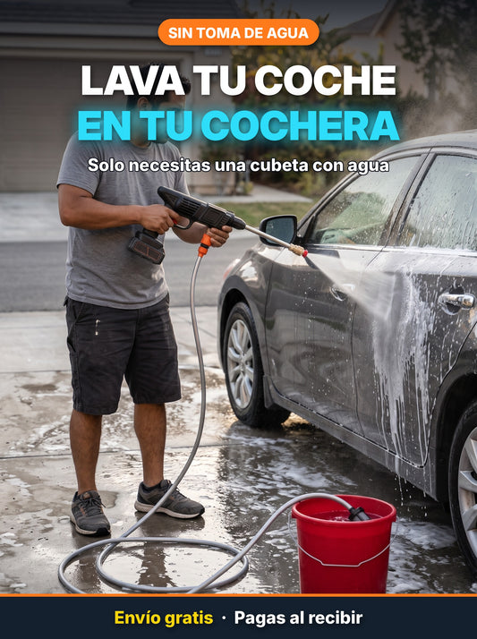 Hombre lavando su coche en la cochera con la hidrolavadora inalámbrica y una cubeta de agua
